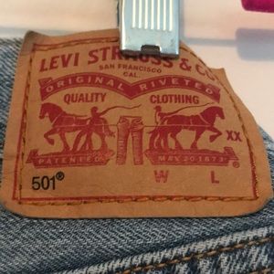 Jean button up shorts W32. Levi